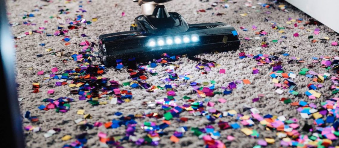 the-creative-exchange-vacuum-confetti-party-mess-1024x768
